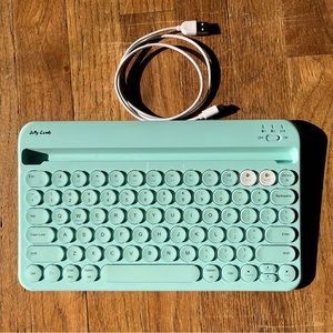 Bluetooth Keyboard for multi-device stand